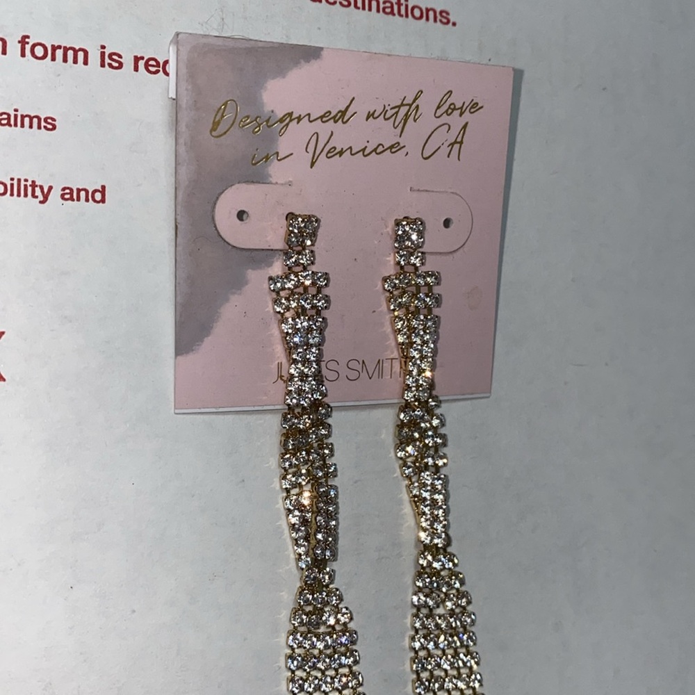 🍂NWT adorable jeweled dangling earrings! - Picture 2 of 5